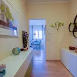 Alelu Classy And Chic Center - Happy Apartment