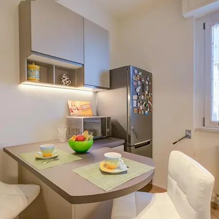 Alelu Classy And Chic Center - Happy Apartament
