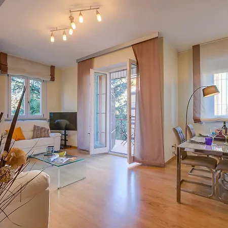 Alelu Classy And Chic Center - Happy Apartament *