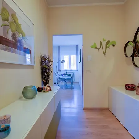 Alelu Classy And Chic Center - Happy Apartment
