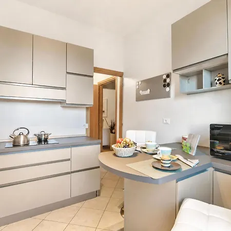 Apartamento Alelu Classy And Chic Center With Terrace - Happy Stresa